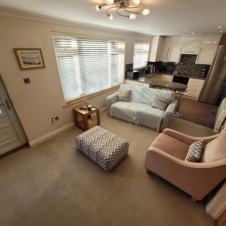 The Mumbles - Bungalow - 2 Bedrooms - Pet Friendly Swansea Ngoại thất bức ảnh