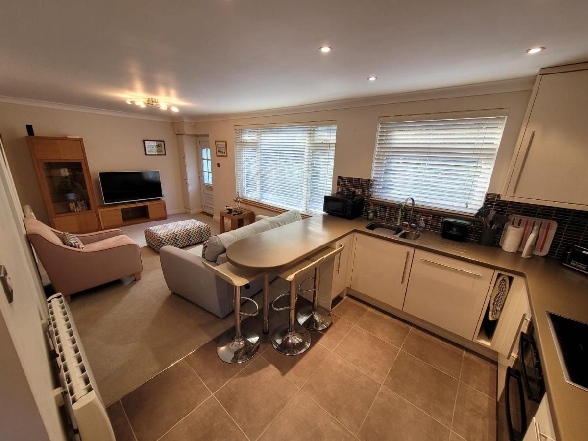 The Mumbles - Bungalow - 2 Bedrooms - Pet Friendly Swansea Ngoại thất bức ảnh